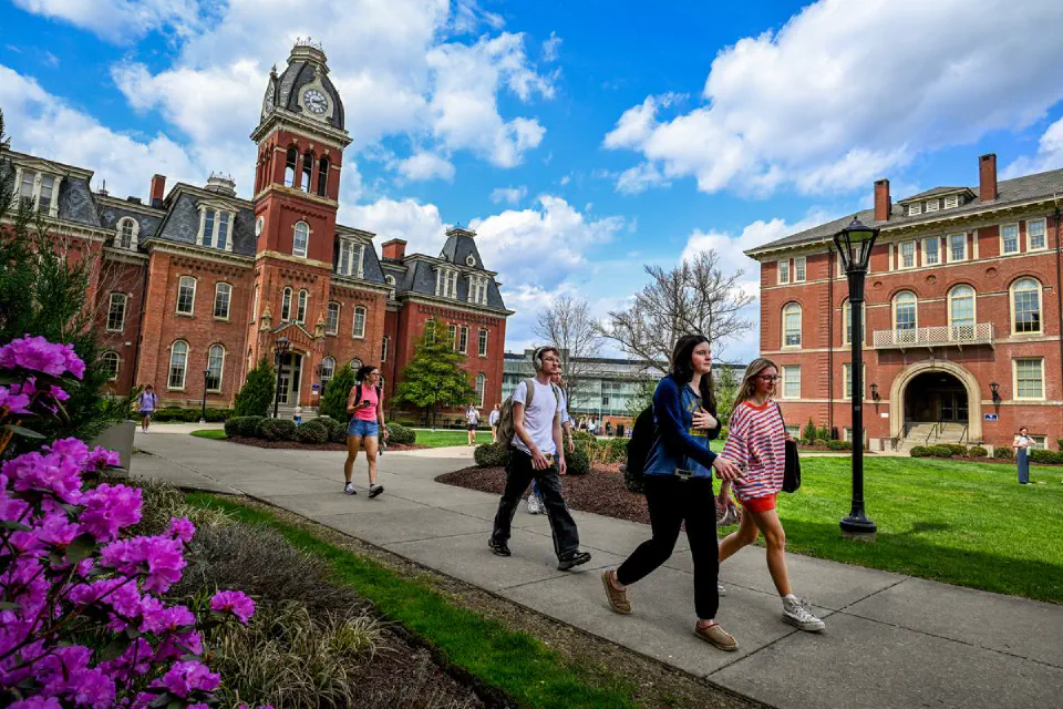 students walking in front of Woodburn Hall on WVU's Downtown Campus
